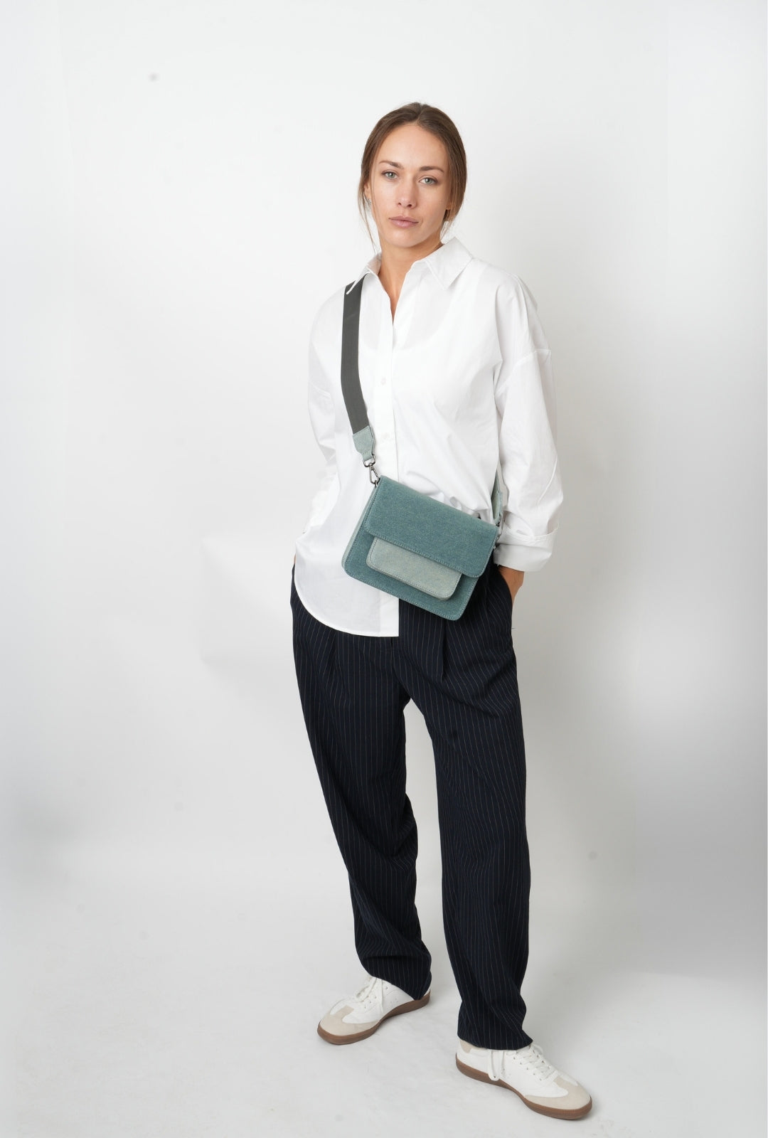 HVISK CAYMAN POCKET DENIM Crossbody 481 Teal Tones