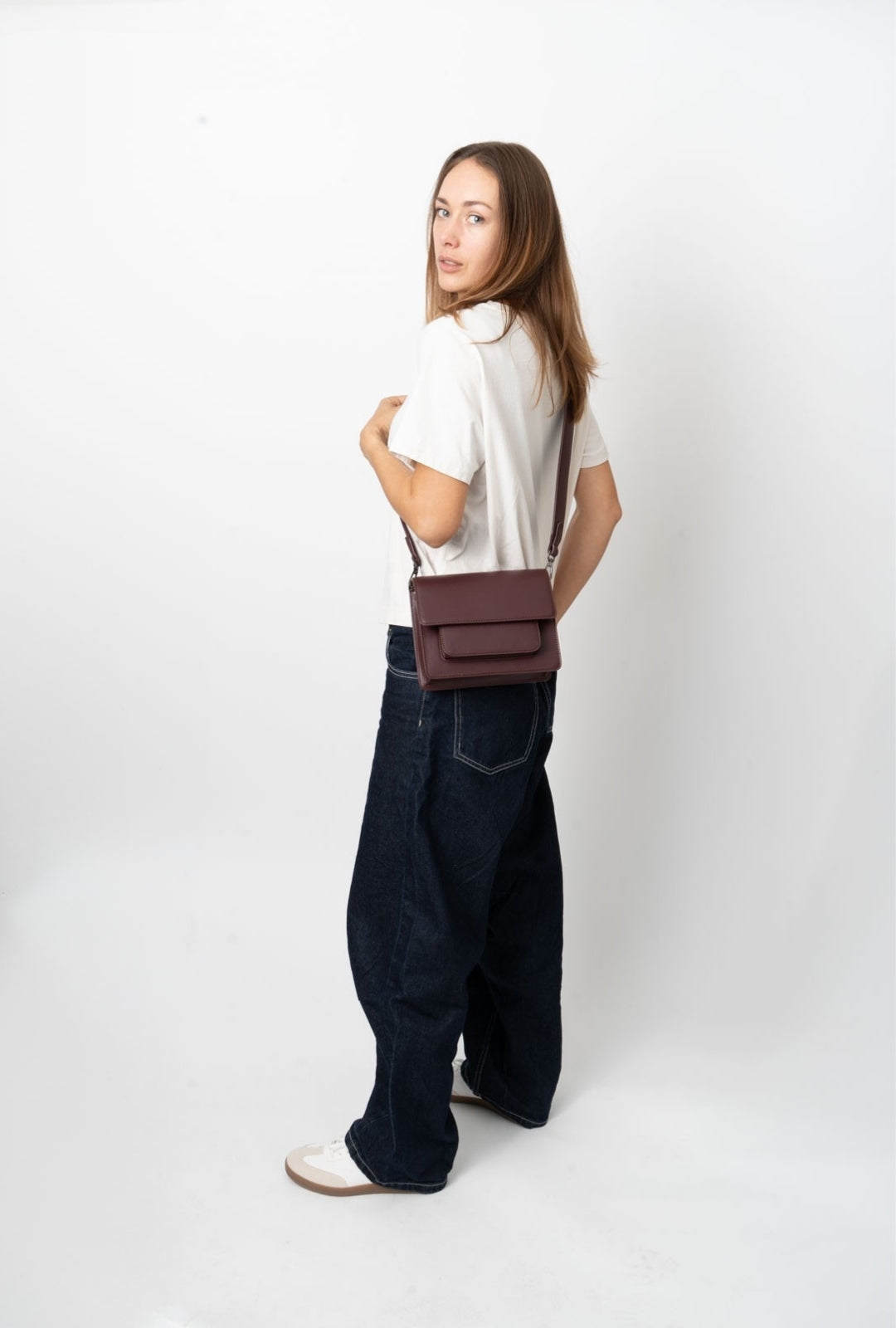 HVISK CAYMAN POCKET SOFT STRUCTURE Crossbody 475 Midnight Plum