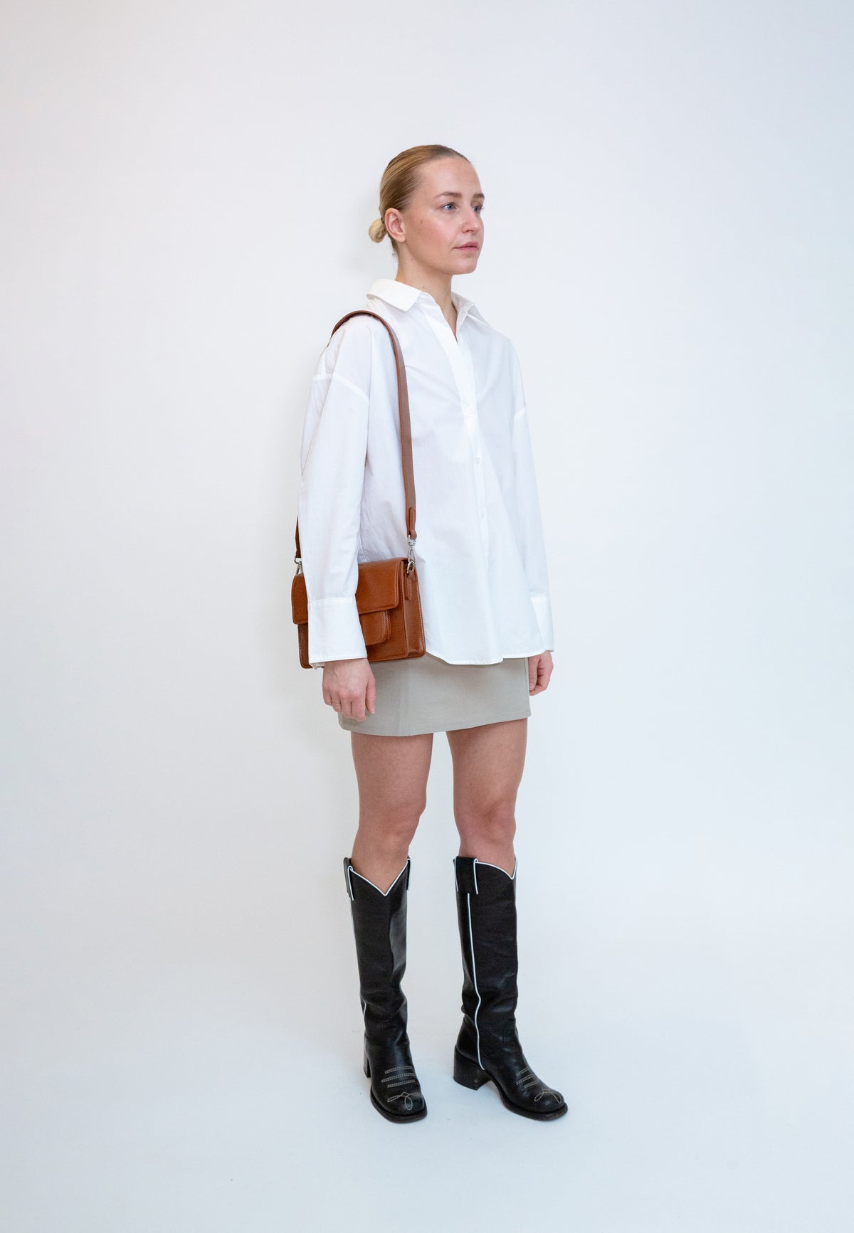 HVISK Cayman Pocket Glossy Crossbody 499 Brown Amber
