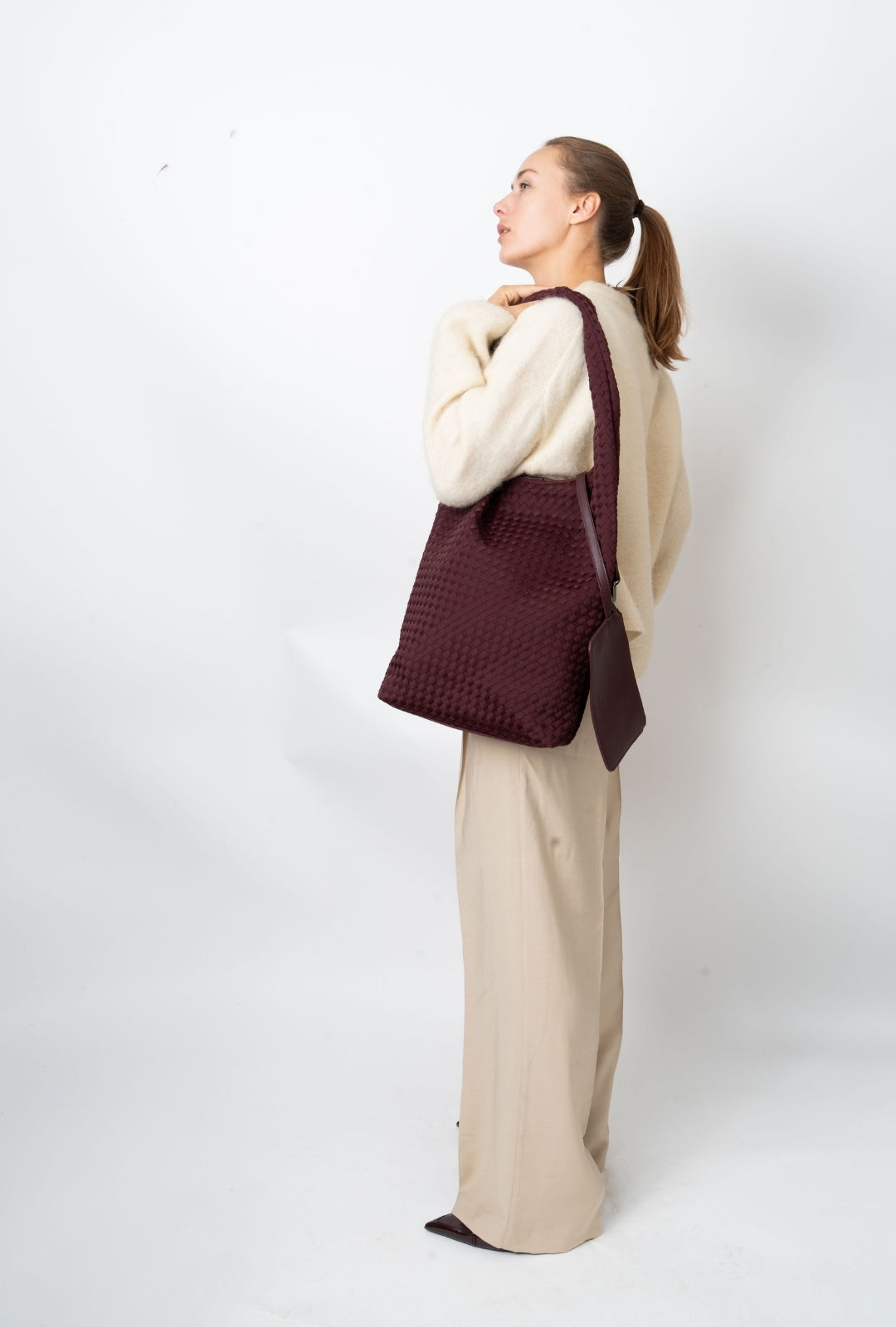 HVISK HOBO BRAIDED NEOPRENE Tote Bag 475 Midnight Plum