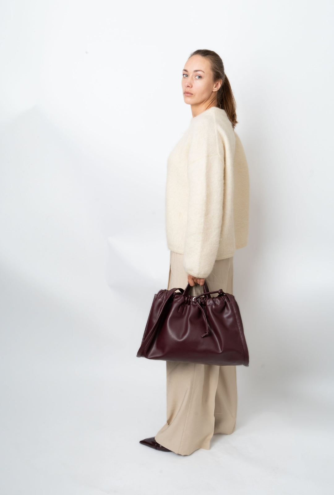 HVISK SAGE MEDIUM SOFT STRUCTURE Tote Bag 475 Midnight Plum