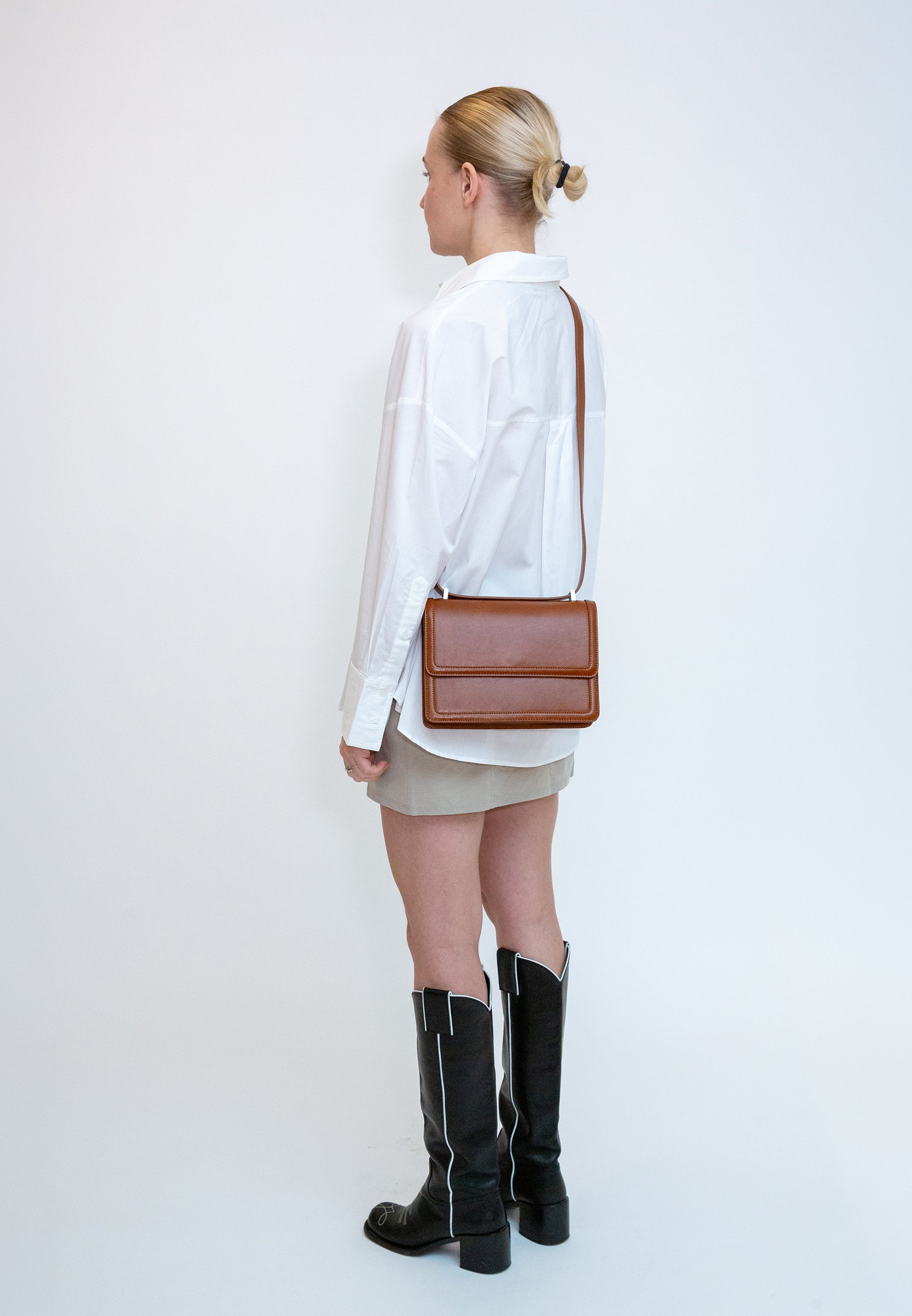 HVISK CALLIE GLOSSY STRUCTURE Crossbody 499 Brown Amber