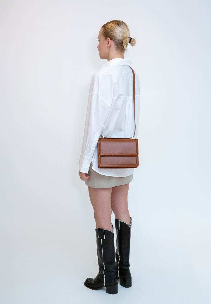 HVISK CALLIE GLOSSY STRUCTURE Crossbody 499 Brown Amber