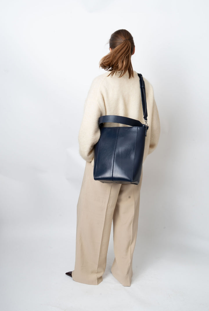 HVISK CASSET GLOSSY STRUCTURE Tote Bag 480 Eclipse Blue