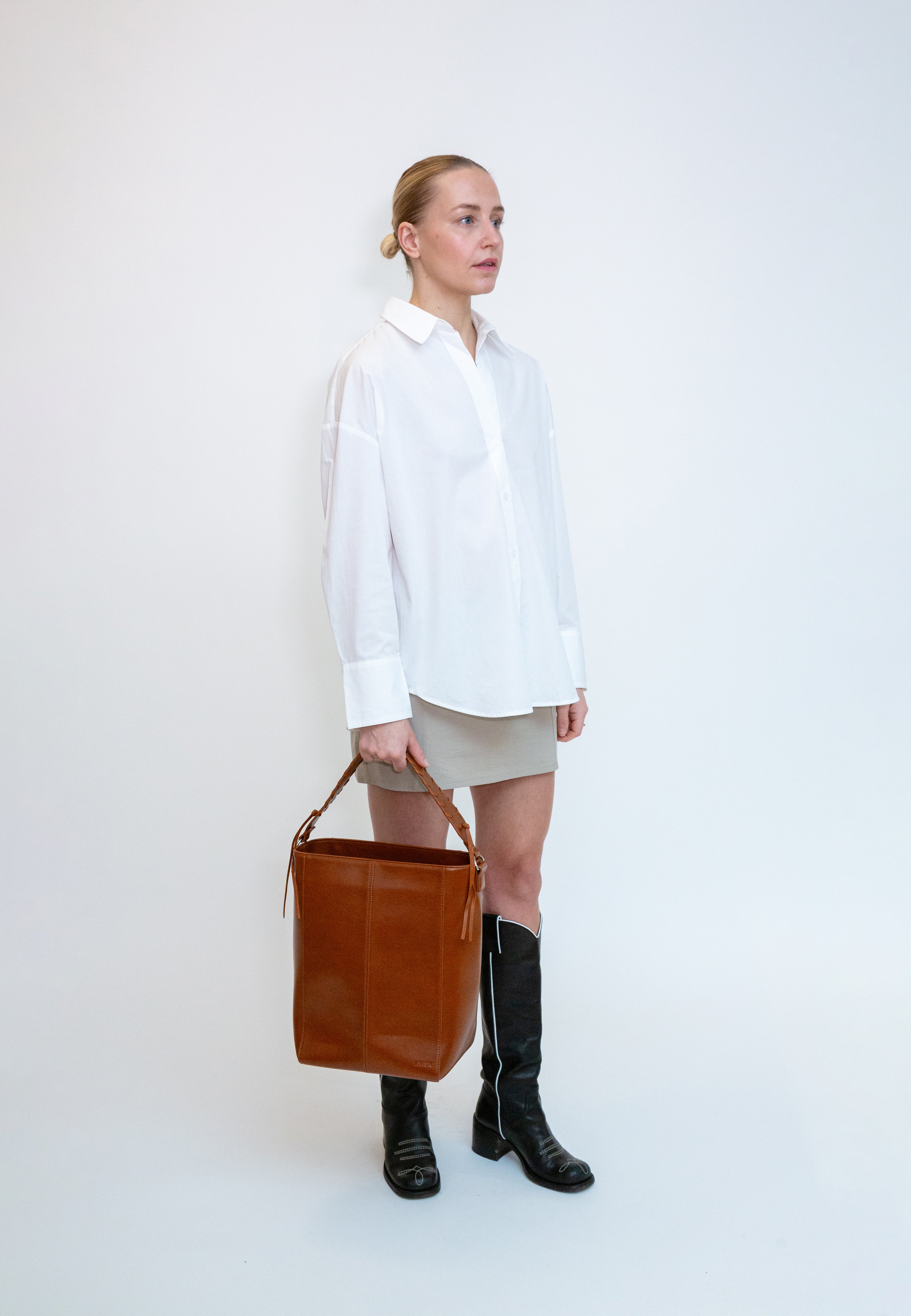 HVISK CASSET GLOSSY STRUCTURE Tote Bag 499 Brown Amber