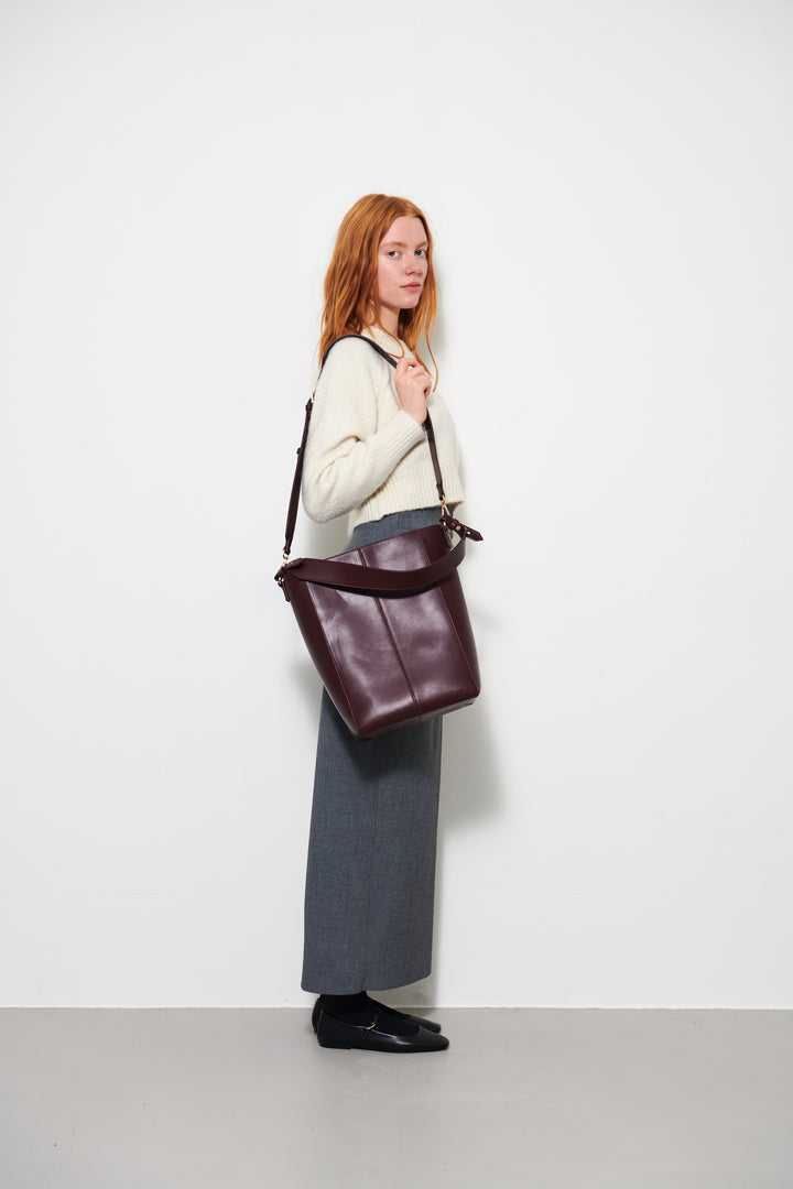 HVISK CASSET SOFT STRUCTURE Bucket Bag 444 Deep Purple