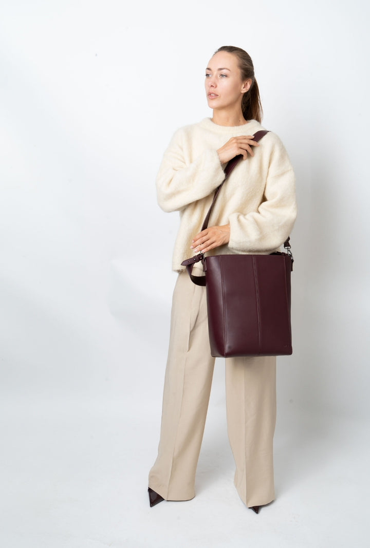 HVISK CASSET SOFT STRUCTURE Tote Bag 475 Midnight Plum