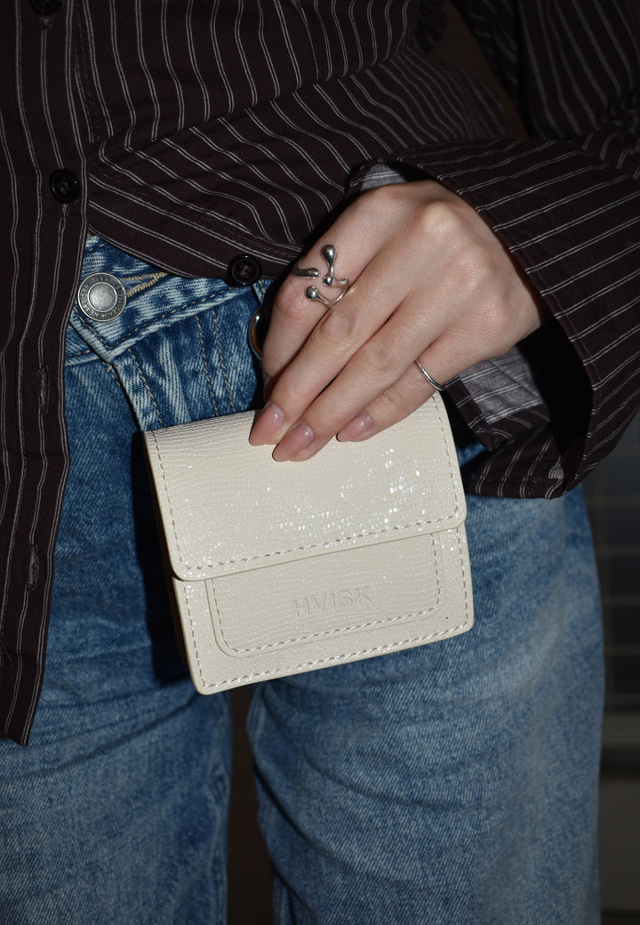 HVISK CAYMAN CHARM Wallet 486 Oat White