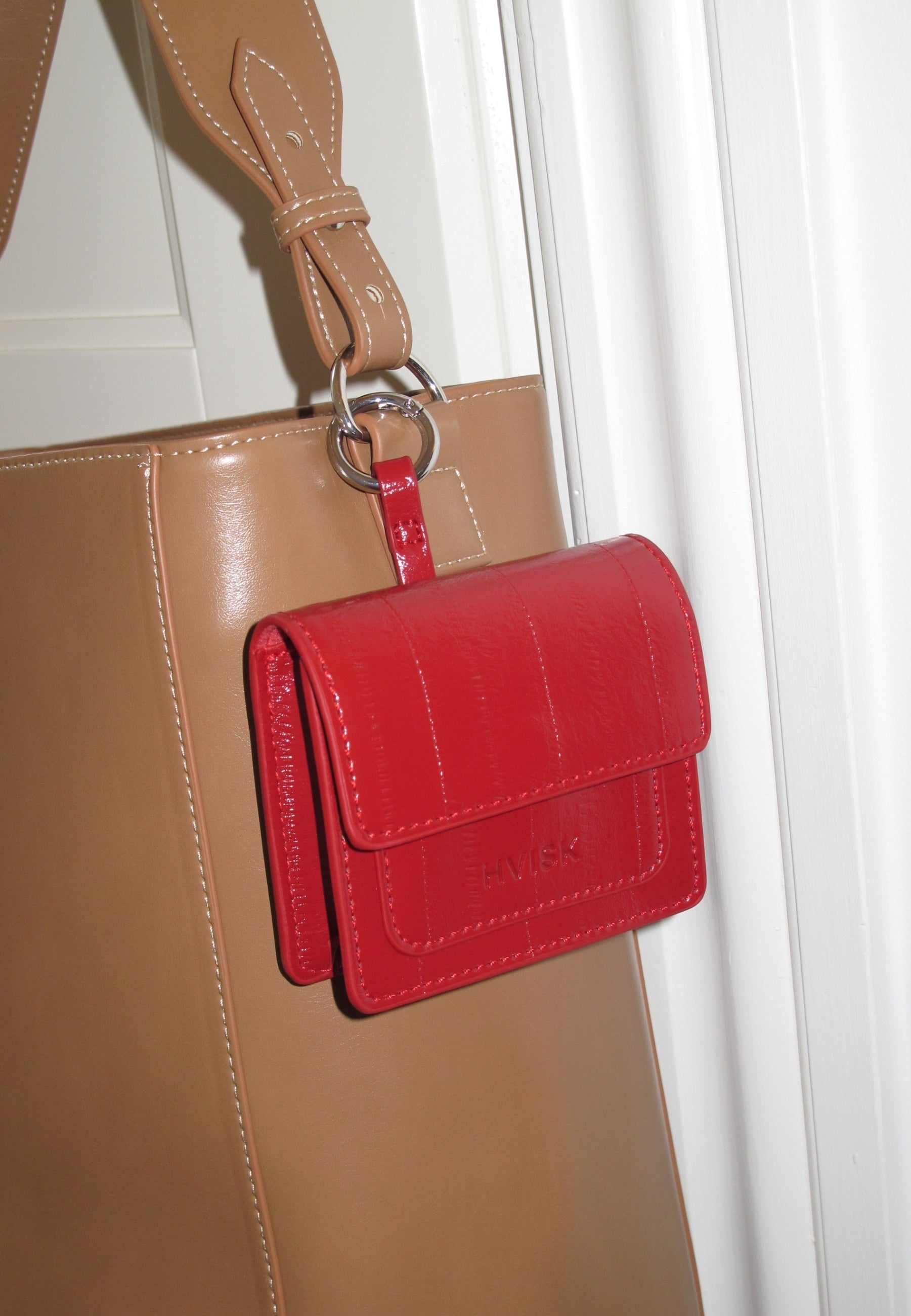 HVISK CAYMAN CHARM Wallet 494 Scarlet Red