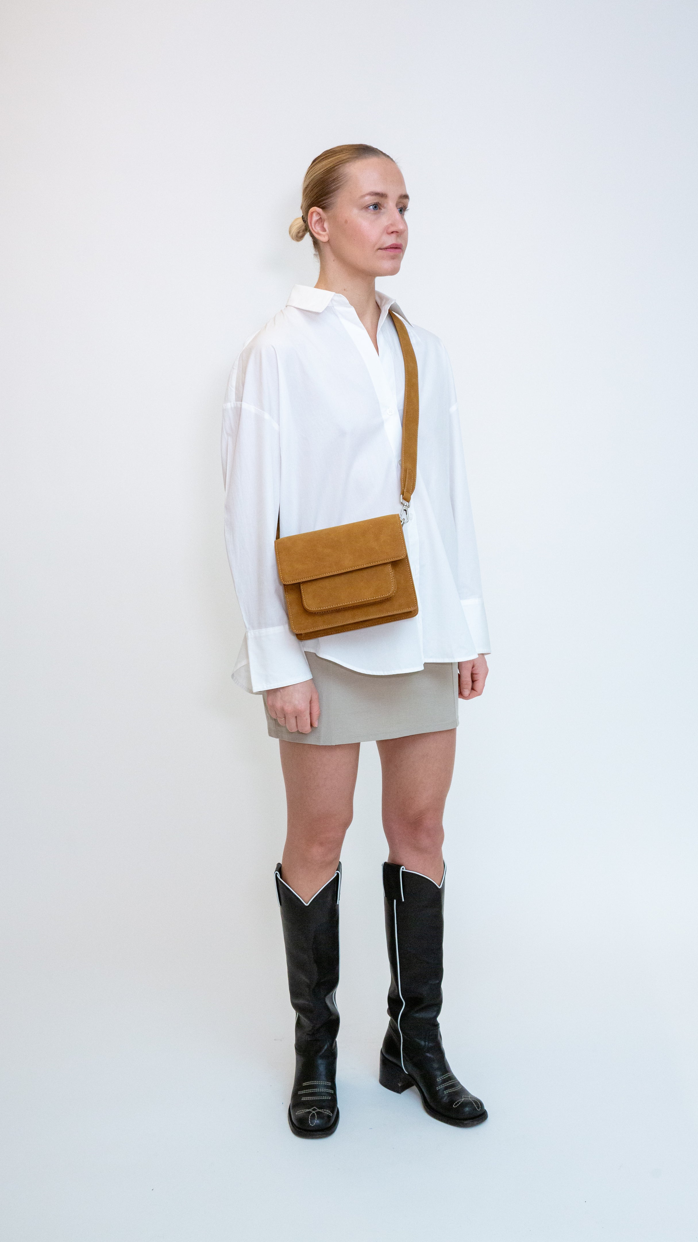 HVISK CAYMAN POCKET BRUSH STRUCTURE Crossbody 503 Cognac