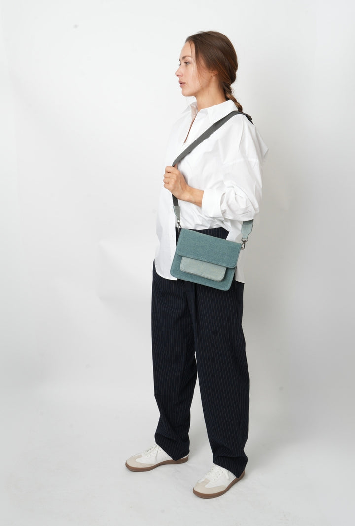 HVISK CAYMAN POCKET DENIM Crossbody 481 Teal Tones