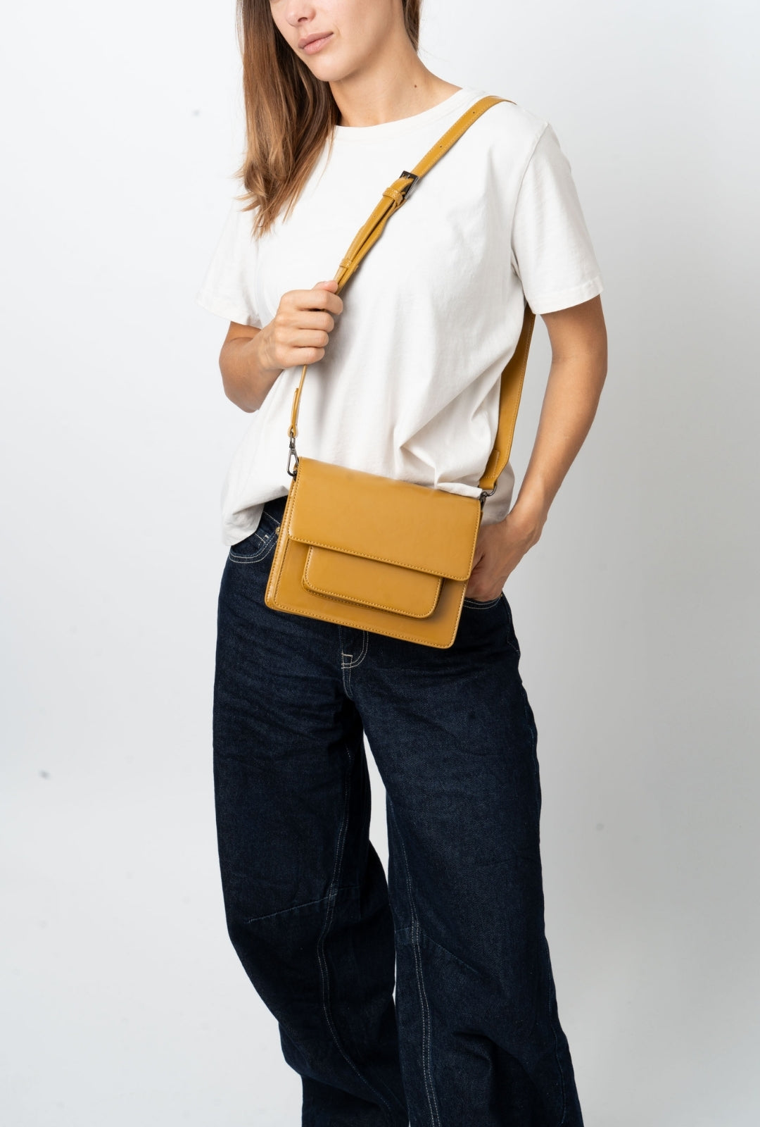 HVISK CAYMAN POCKET GLOSSY STRUCTURE Crossbody 478 Amber Haze