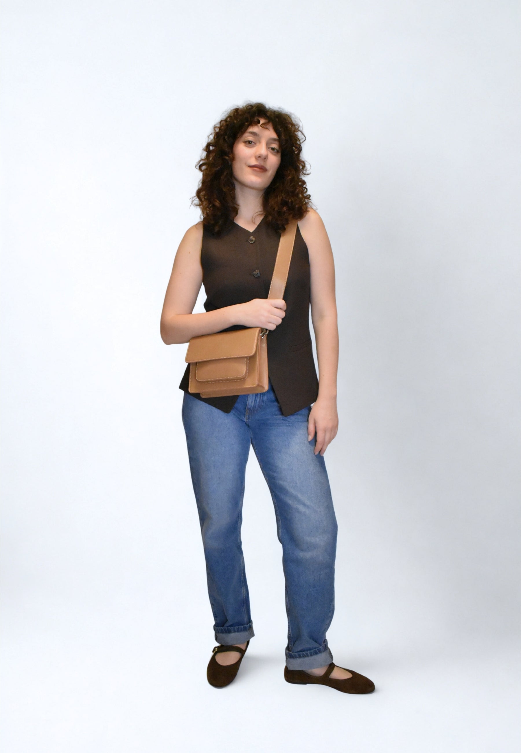 HVISK CAYMAN POCKET GLOSSY STRUCTURE Crossbody 495 Mocha