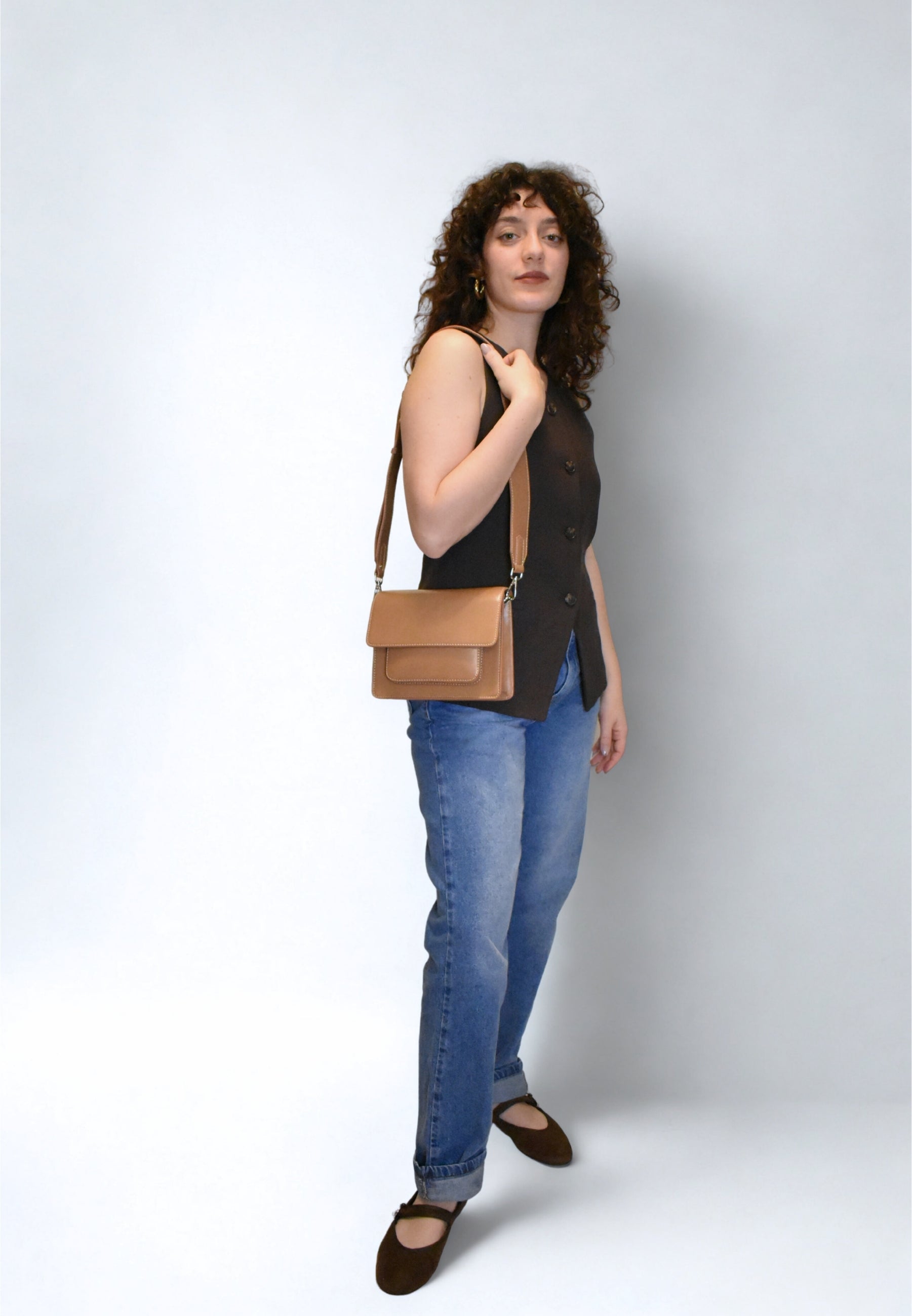 HVISK CAYMAN POCKET GLOSSY STRUCTURE Crossbody 495 Mocha