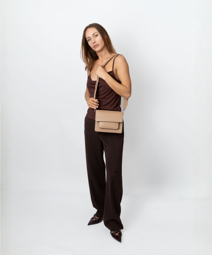 HVISK CAYMAN POCKET SOFT STRUCTURE Crossbody 484 Sand Dune