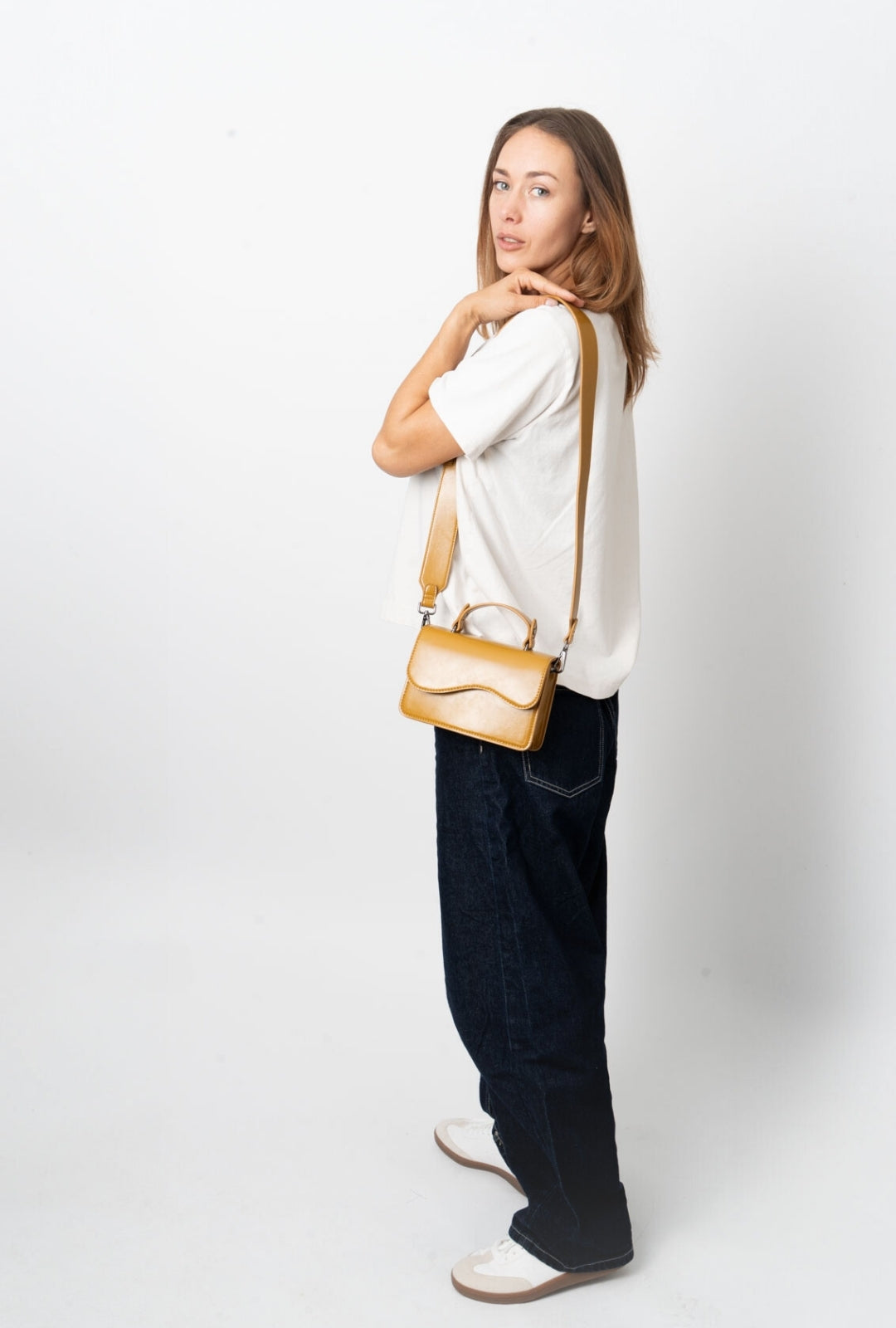 HVISK CRANE GLOSSY STRUCTURE Crossbody 478 Amber Haze