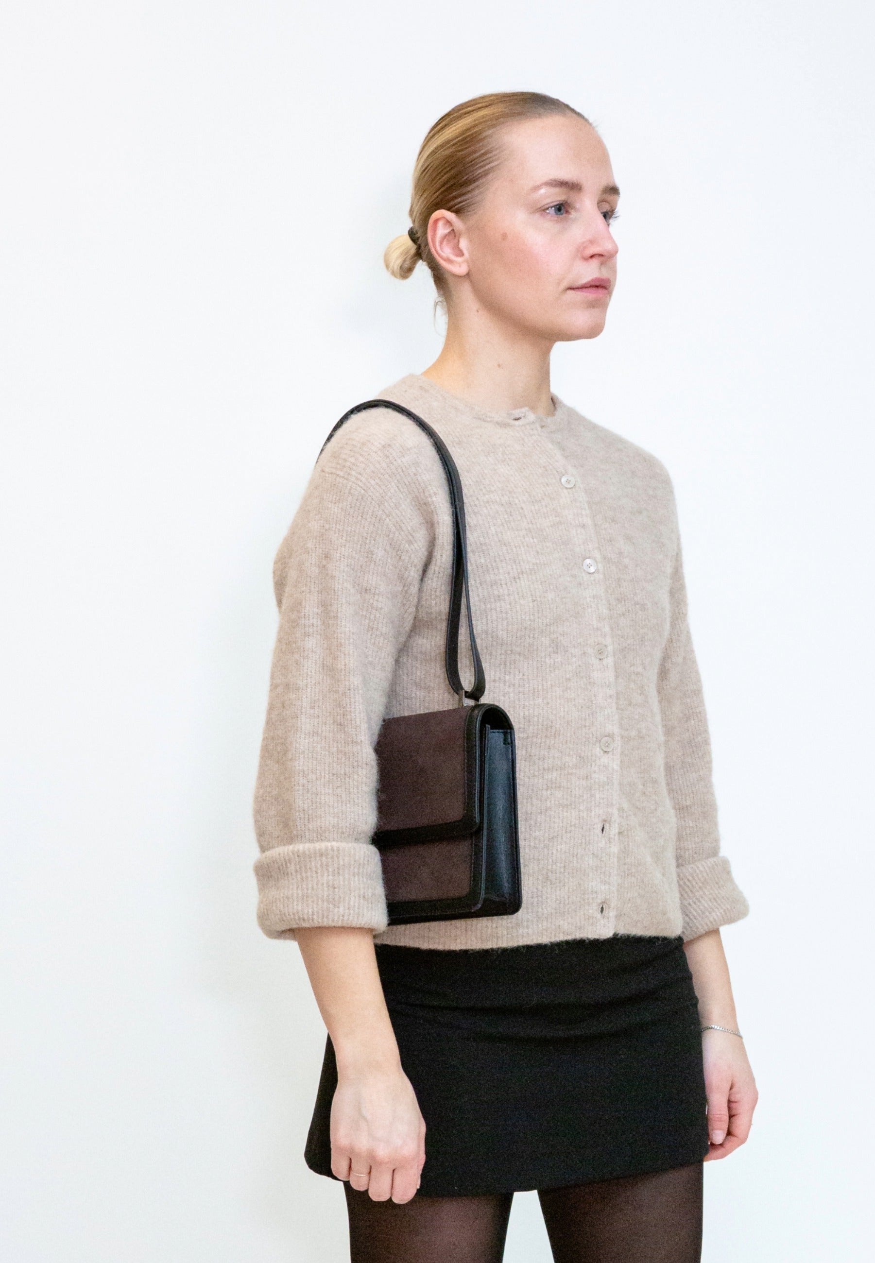 HVISK Callie Brush Crossbody 514 Umber Brown / Black