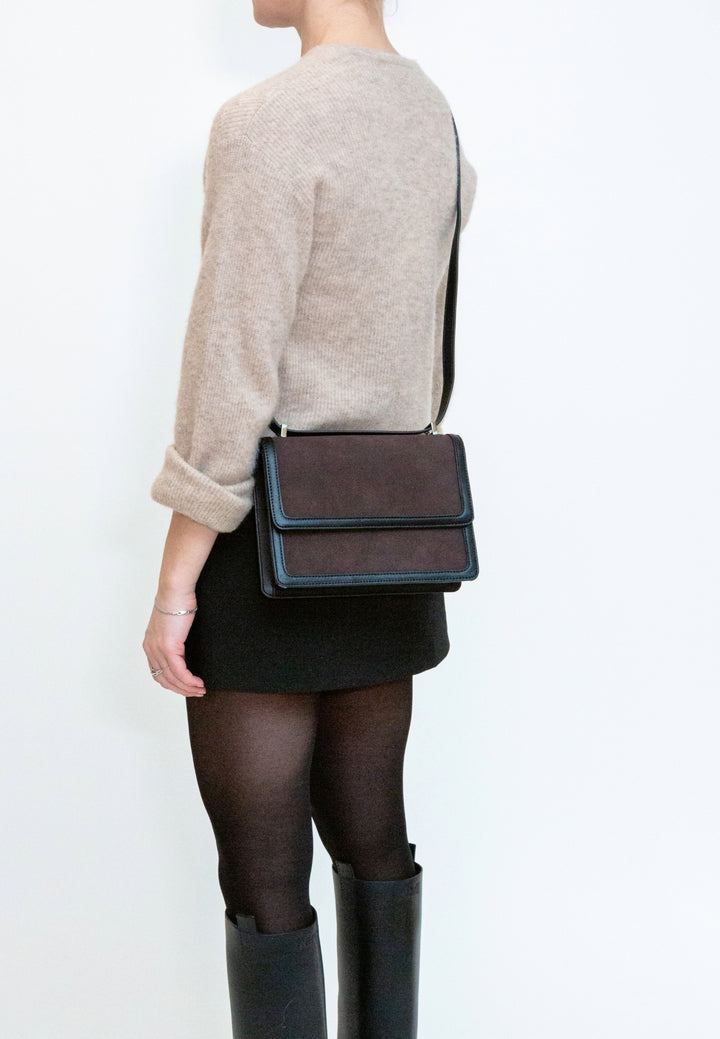 HVISK Callie Brush Crossbody 514 Umber Brown / Black
