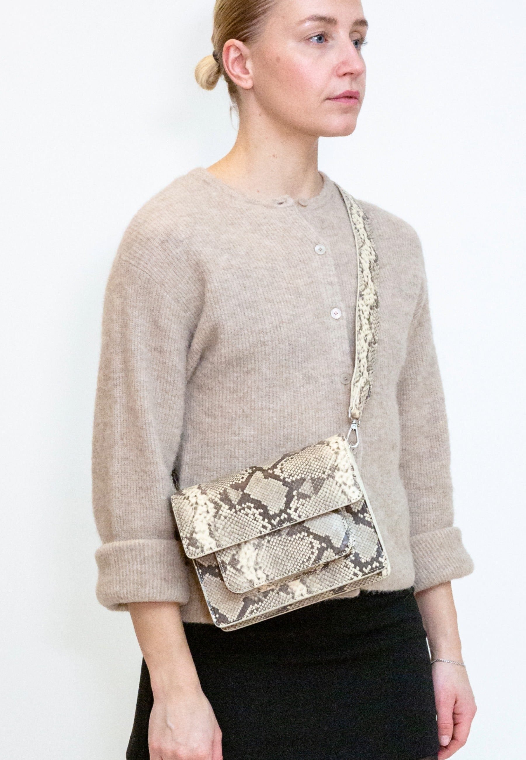 HVISK Cayman Pocket Scaly Crossbody 506 Ivory