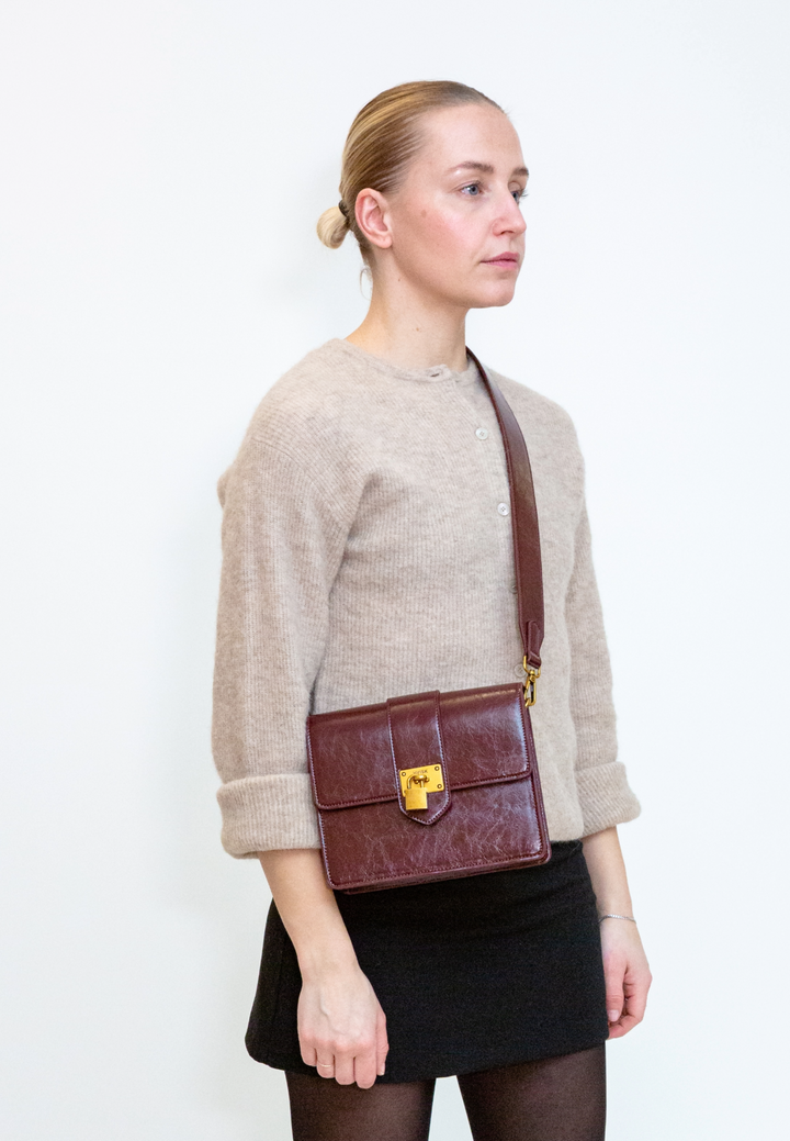 HVISK Cayman Raw Padlock Crossbody 508 Deep Burgundy