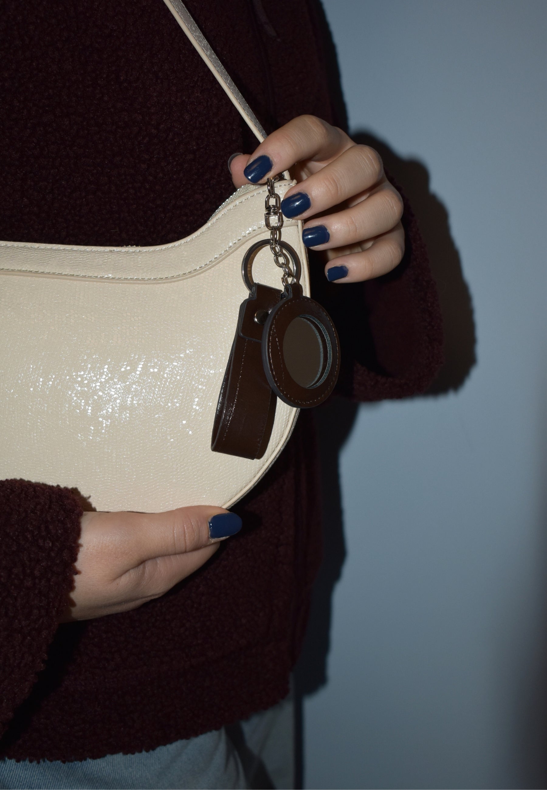 HVISK MIRROR CHARM Charm 485 Espresso