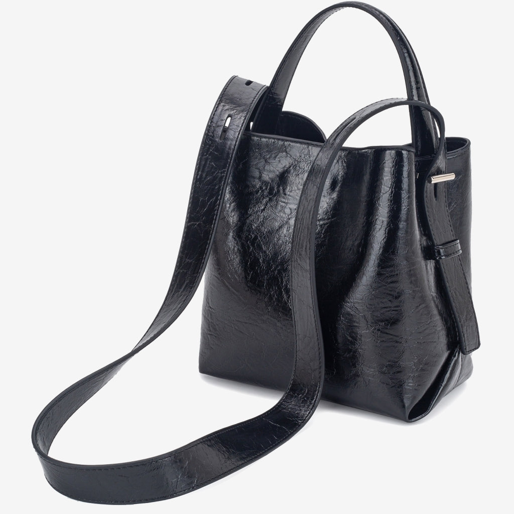 HVISK MOLLY LACQUER Shoulder Bag 009 Black