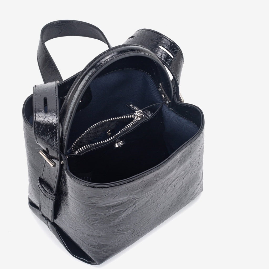HVISK MOLLY LACQUER Shoulder Bag 009 Black