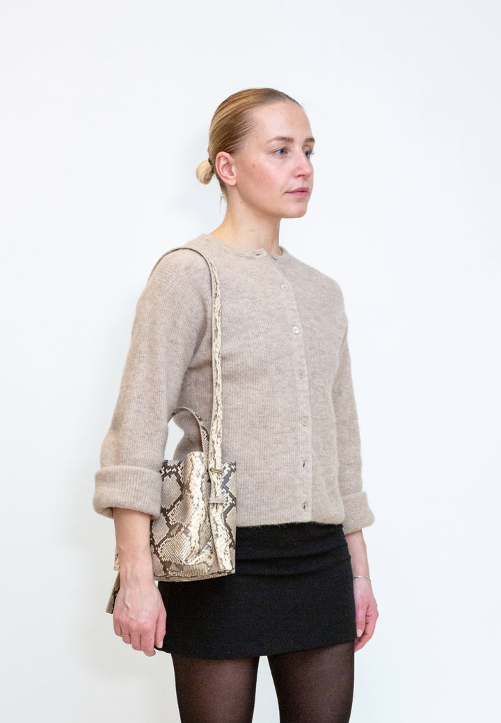 HVISK Molly Scaly Bucket Bag 506 Ivory