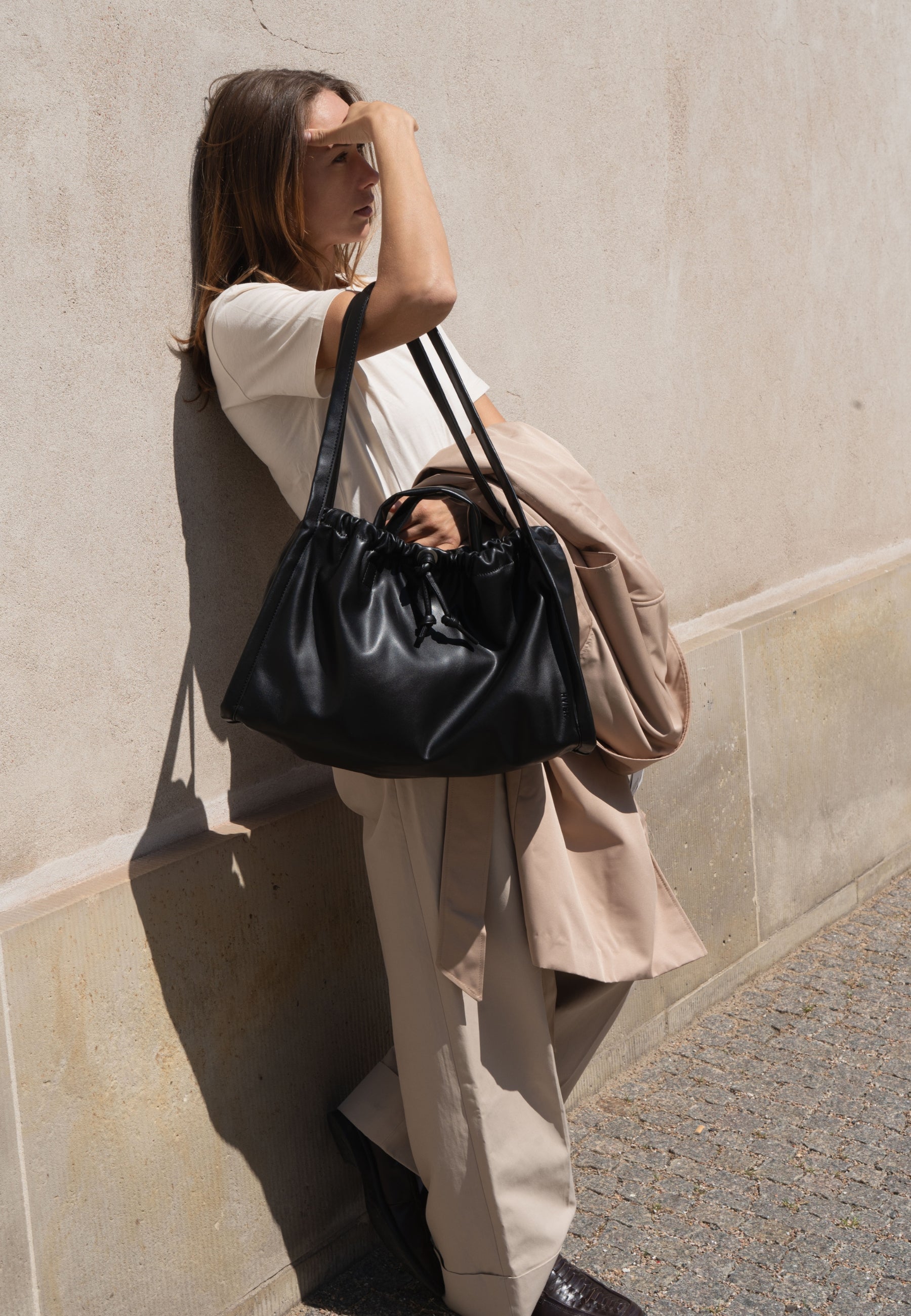 HVISK SAGE MEDIUM SOFT STRUCTURE Handle Bag 009 Black