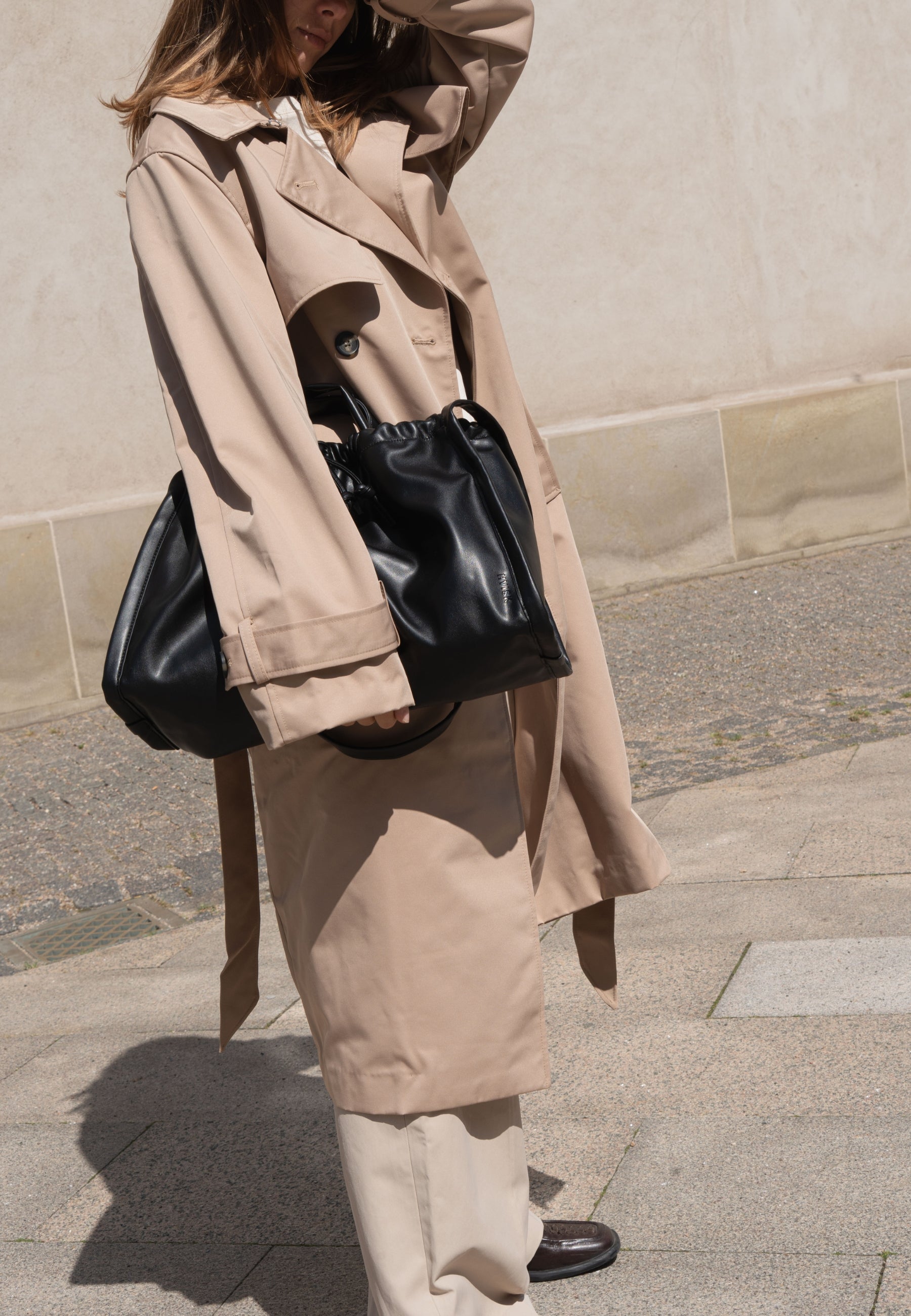 HVISK SAGE MEDIUM SOFT STRUCTURE Handle Bag 009 Black