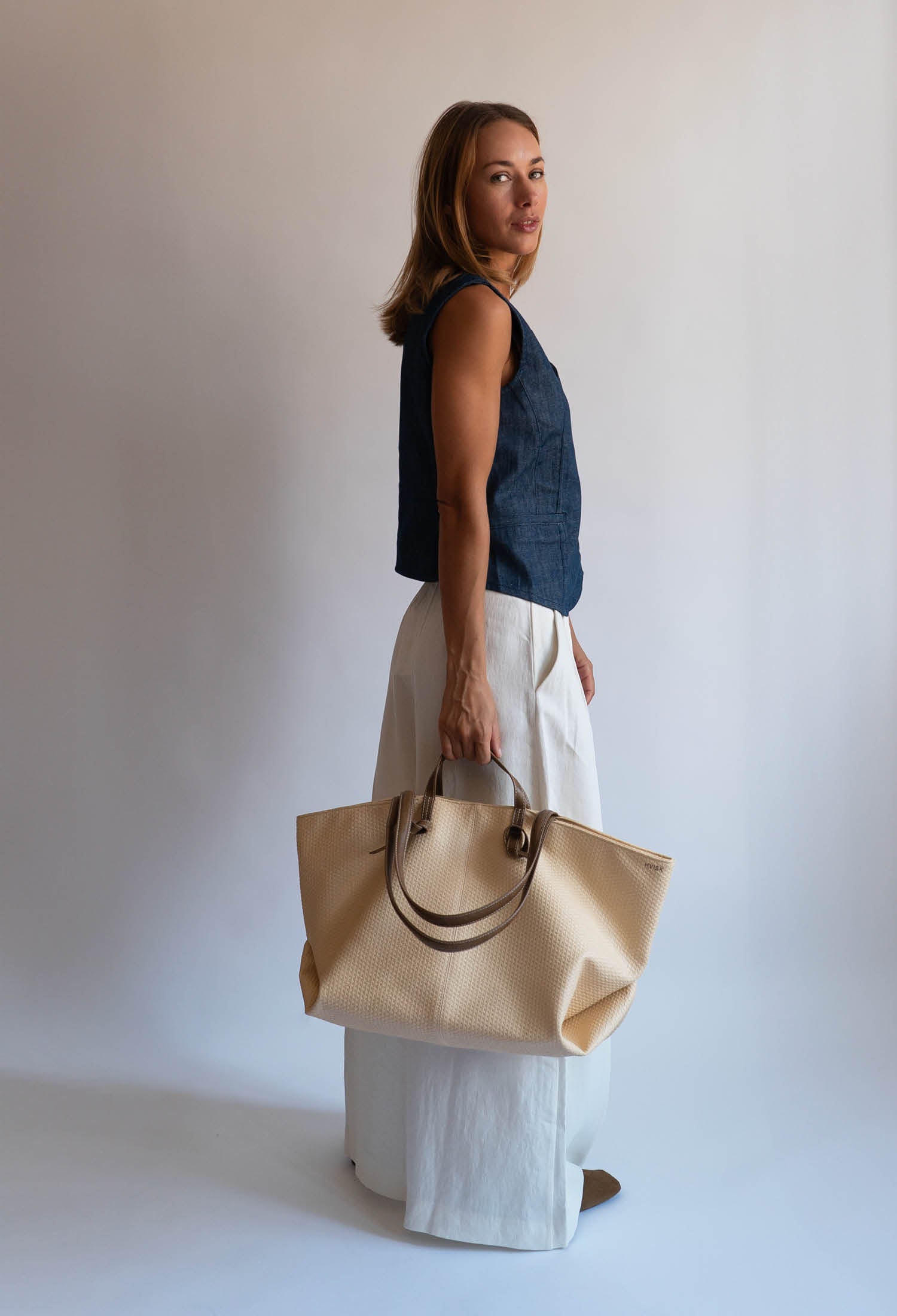 HVISK TOWNY RAFFIA STRUCTURE Tote Bag 471 Raffia Sand