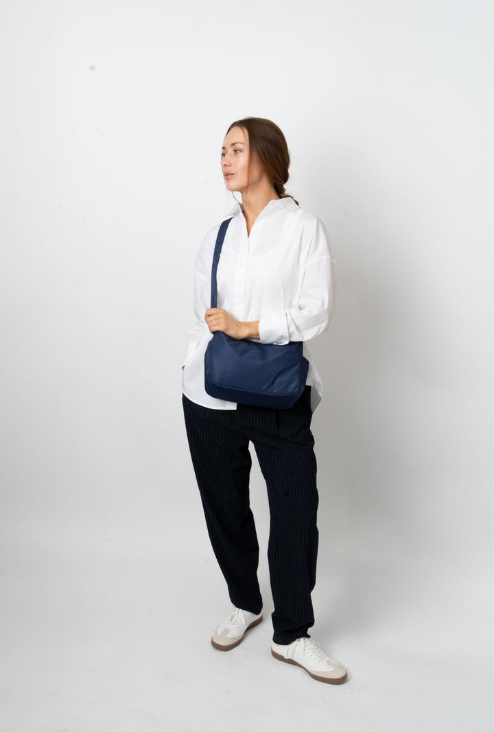 HVISK TRACY MATTE TWILL Crossbody 480 Eclipse Blue