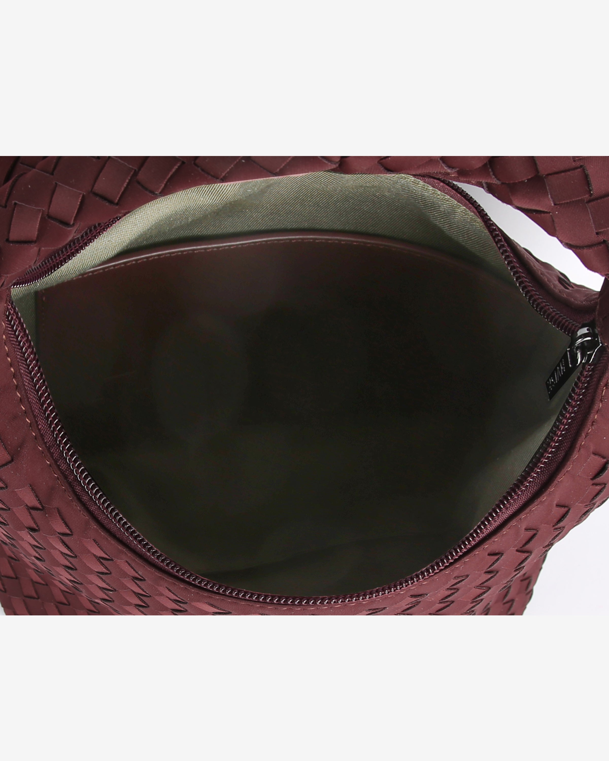 HVISK TWIST BRAIDED NEOPRENE Crossbody 475 Midnight Plum